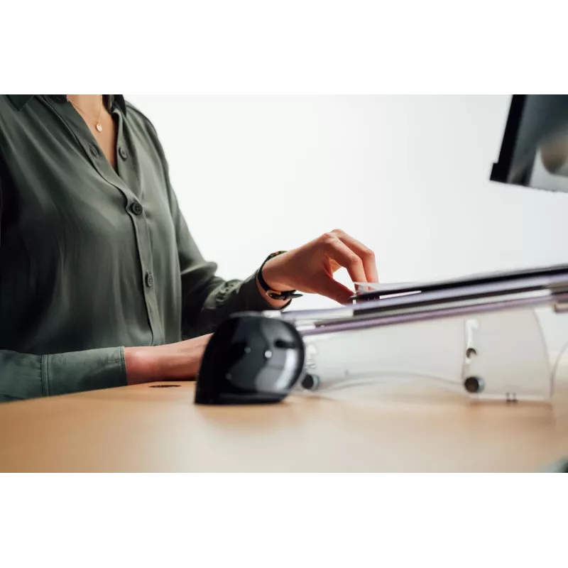 BakkerElkhuizen FlexDesk 640 su ComfortRead reguliuojamo aukščio stovas