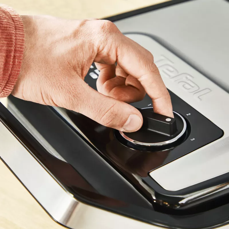 Kontaktinė keptuvė Tefal Inicio Adjust GC272D10 su nepridegančiomis plokštėmis ir reguliuojama temperatūra