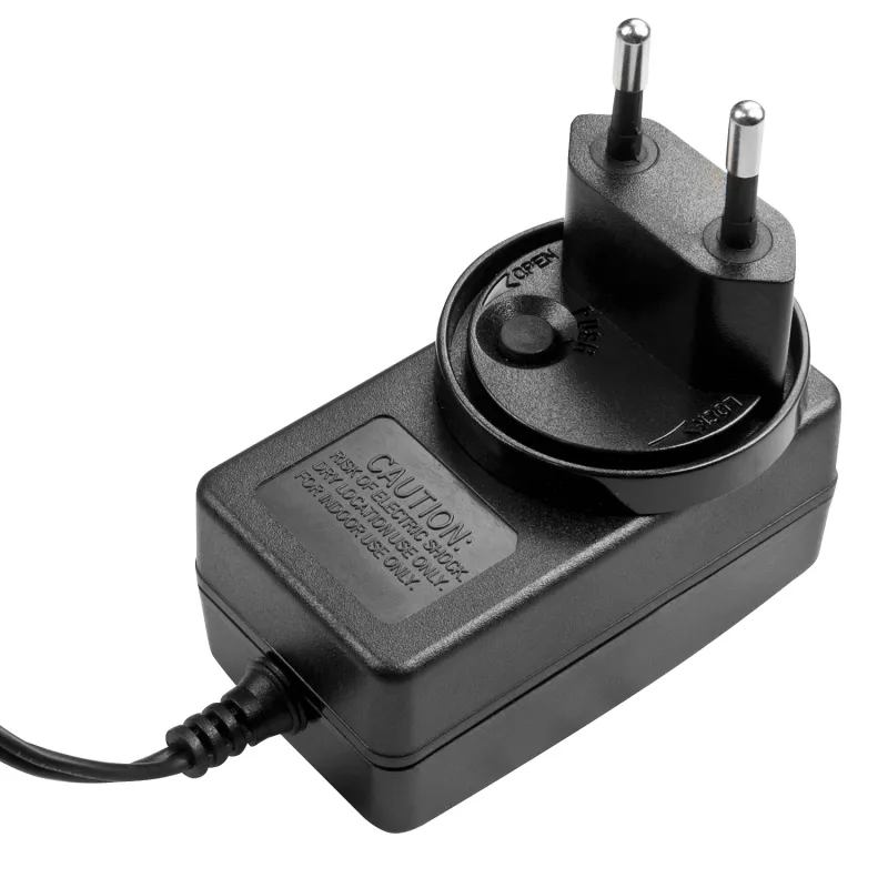 Lindy 5VDC 3A kelių šalių maitinimo šaltinis, 5.5/2.5mm, 100-240 V, 50/60 Hz, 15 W, 5 V, AC-to-DC, 3 A