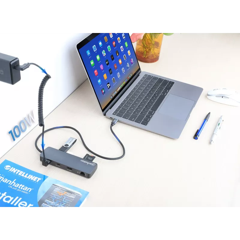 Manhattan USB-C dokas / šakotuvas su kortelių skaitytuvu, prievadai (x7): Ethernet, HDMI, USB-A (x3) ir USB-C (x2), su galios tiekimu (PD) 100 W – reikalingas išorinis USB-C įkroviklis (nepridedamas). Maitinamas per USB (nereikia išorinio maitinimo šaltinio), kai PD nenaudojamas.