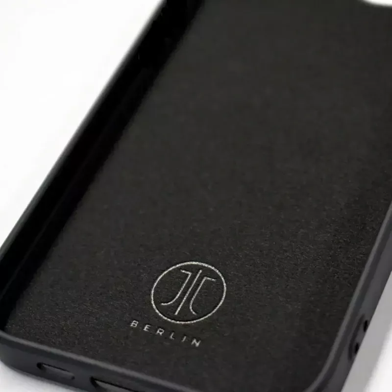 Dėklas JT BERLIN Pankow Soft skirtas iPhone 16E juodas 15,4 cm