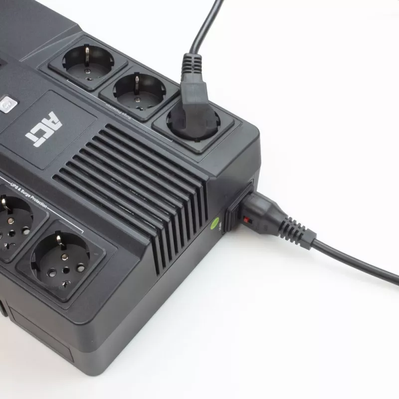 ACT maitinimo laidas JAV kištukas - C13 IEC Lock juodas 2 m, PC1063, 5 pakuotėje