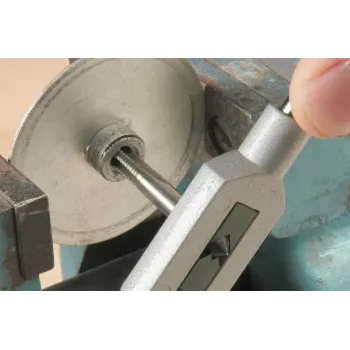 Srieginis čiaupas KWB 443303 iš greitapjovio plieno 40 mm pilkas