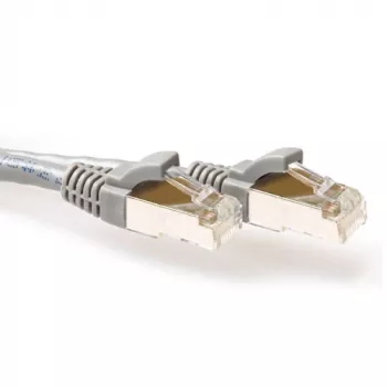 ACT pilkas 0,5 m LSZH SFTP CAT6A komutacinis kabelis su nesikabinančiomis RJ45 jungtimis