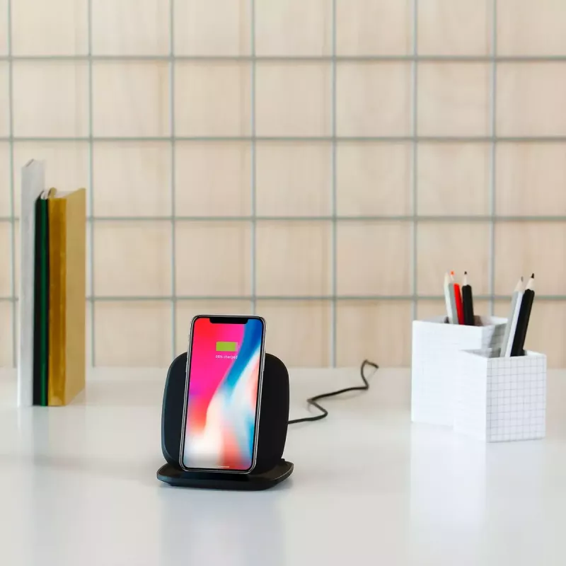 Laidinis įkroviklis ZENS ZESC06B juodas mobiliesiems telefonams USB greitas įkrovimas