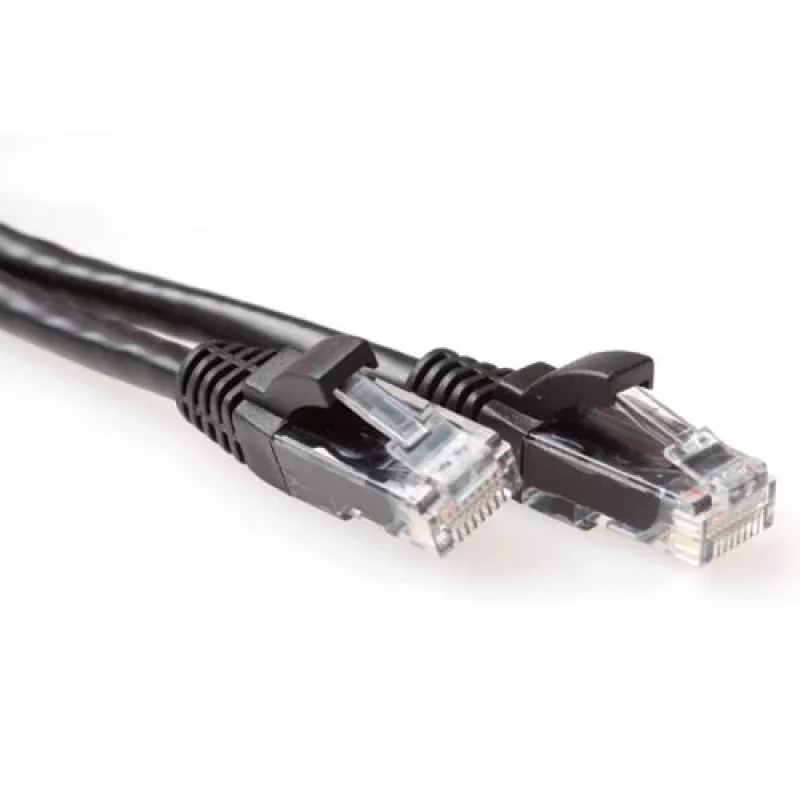 ACT juodas 5 metrų U/UTP CAT6A komutacinis kabelis su neužkabinančiais RJ45 jungtimis