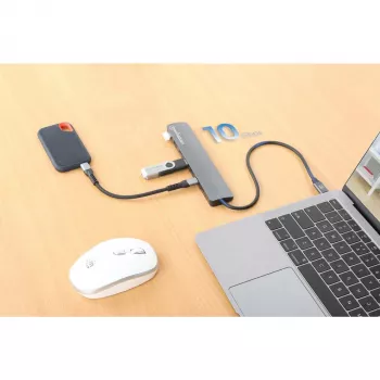 Manhattan USB-C dokas / šakotuvas, prievadai (7 vnt.): USB-A (3 vnt.) ir USB-C (4 vnt.), su Power Delivery (PD) 100 W – reikalingas išorinis USB-C įkroviklis (nepridedamas). Maitinamas per USB (nereikia išorinio maitinimo šaltinio), kai PD nenaudojamas, aliuminis