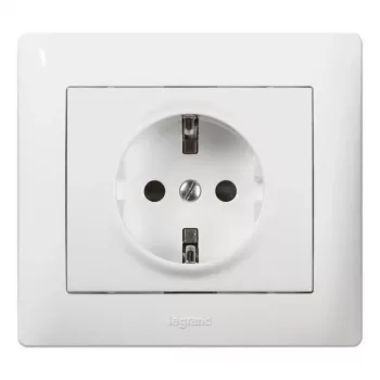 Kištukinis lizdas Legrand Galea Ultra — Modelis 771063, baltos spalvos apdaila