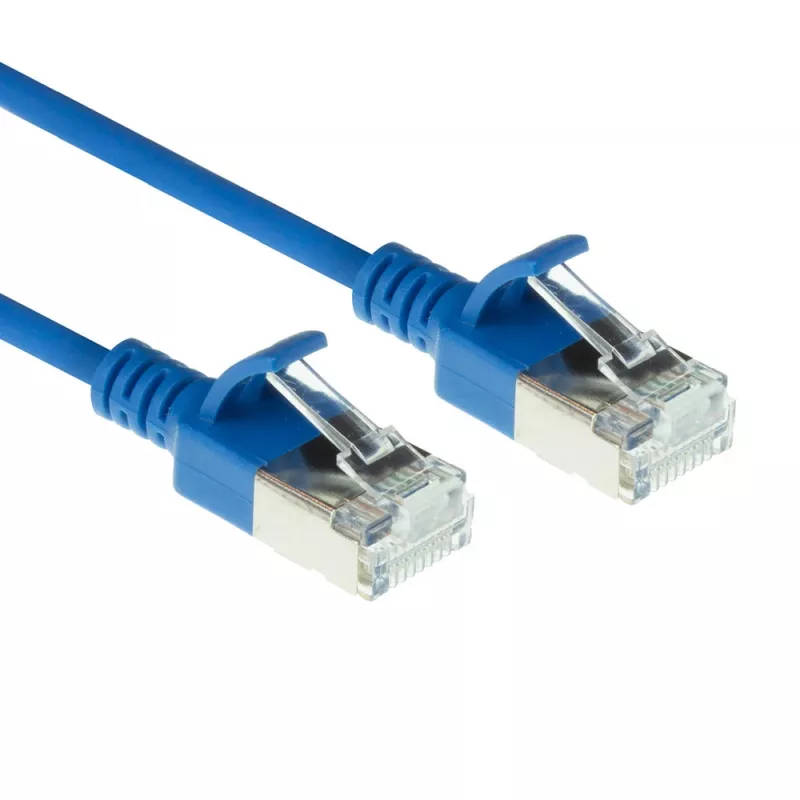 ACT mėlynas 0,5 metro LSZH U/FTP CAT6A duomenų centro plonas komutacinis kabelis su RJ45 jungtimis be užkabų