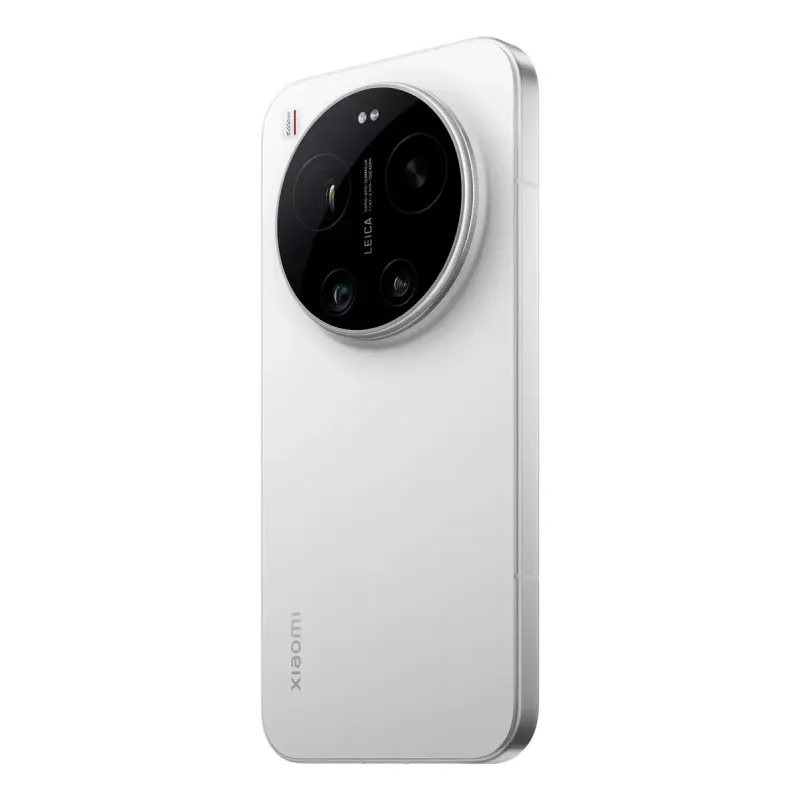 Išmanusis telefonas „Xiaomi 17 Ultra“ — 6,9 col. (17,5 cm) 2656×1220, „Snapdragon 8 Elite Gen 5“, 16 GB RAM, 512 GB, 6000 mAh, balta