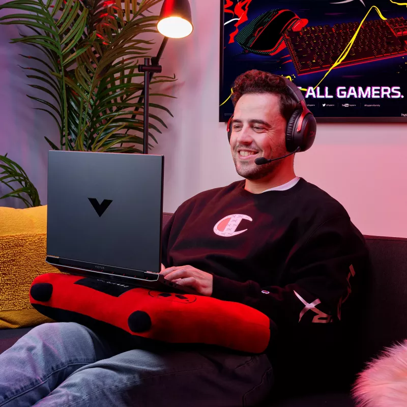 HyperX Cloud III Wireless - žaidimų ausinės, juodos, Kinija, ausis dengiančios, uždaros, aktyvios, 155 mm