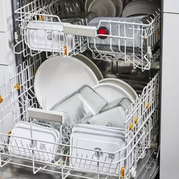 Maisto laikymo dėžutė ZWILLING FRESH & SAVE stačiakampė 0,9 l, stiklinė talpykla su plastikiniu užrakinamu dangteliu, tinkama orkaitei / mikrobangų krosnelei / šaldytuvui