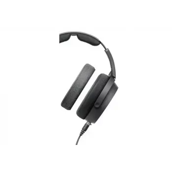Ant ausies uždedamos laidinės studijinės ausinės „Sennheiser HD 490 PRO PLUS“ — atvira akustinė konstrukcija, 38 mm keitikliai, 130 Ω, 1,8 m kabelis, sulankstomos, juodos