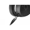 Ant ausies uždedamos laidinės studijinės ausinės „Sennheiser HD 490 PRO PLUS“ — atvira akustinė konstrukcija, 38 mm keitikliai, 130 Ω, 1,8 m kabelis, sulankstomos, juodos