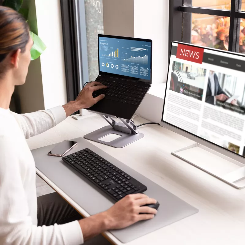 j5create JTS327 kelių kampų 4K dokinimo stovas, nešiojamojo kompiuterio stovas, pilkas, aliuminis, 40,6 cm (16 colių), 4 kg, nešiojamiesiems kompiuteriams su „Windows“ / „Mac“
