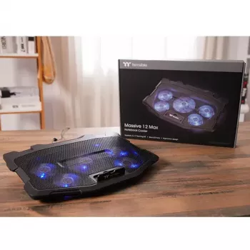 Nešiojamojo kompiuterio aušinimo pagalvėlė Thermaltake Massive 12 Max 43,2 cm 5 ventiliatoriai juoda