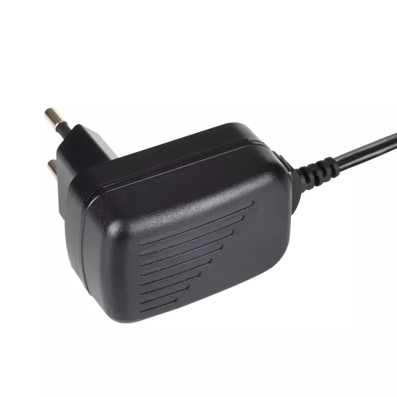 Maitinimo adapteris Akyga AK-TB-22 Vidinis 10W Juodas 110-240V