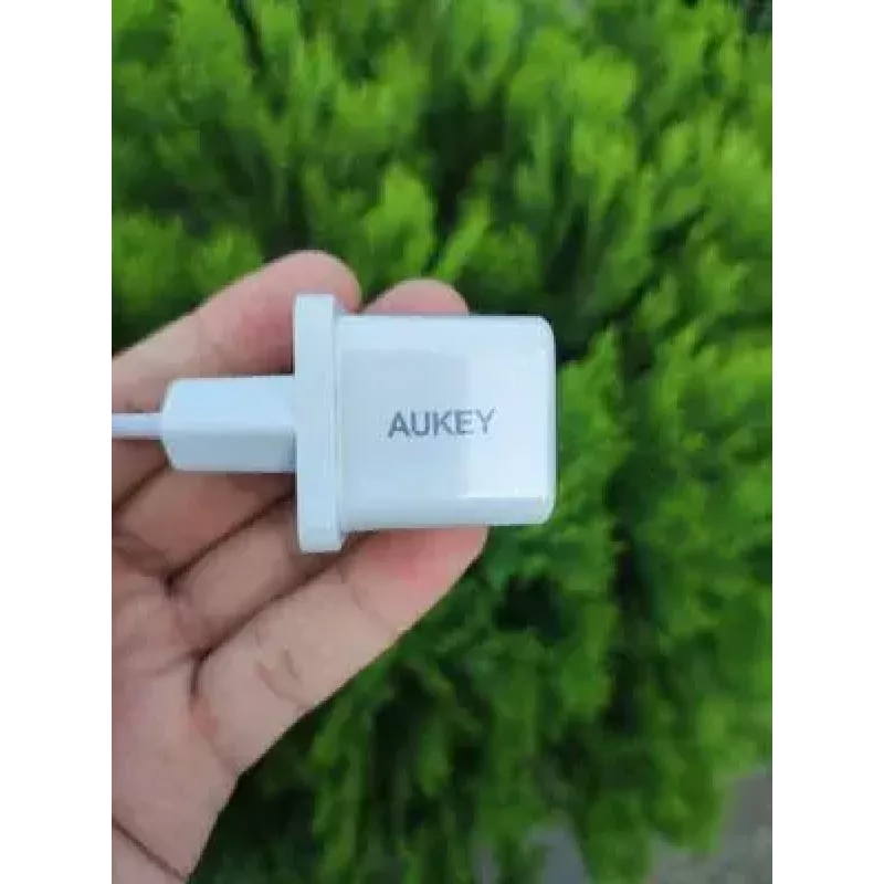 USB-C Mini Įkroviklis Aukey PA-F5 20W PD — Kompaktiškas 20W PD Greitasis Įkroviklis