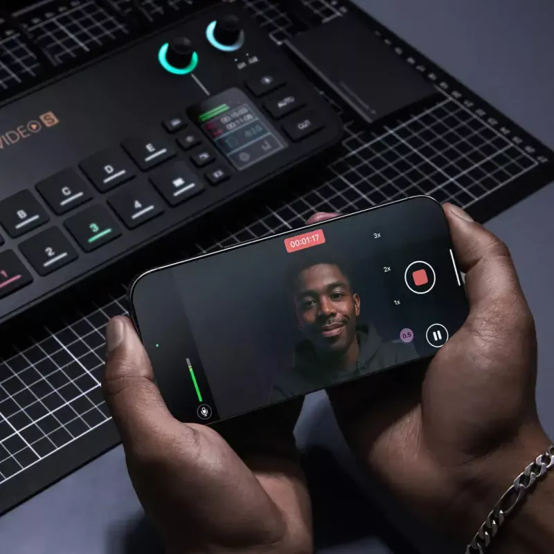 Daugiakanalė podcast'ų ir tiesioginių transliacijų gamybos pultas Rode RodeCaster Video S RCVS-E — jutiklinis ekranas, Wi‑Fi, Bluetooth 5.3, 5x USB-C, 3x HDMI įvestis, 1x HDMI išvestis, microSD