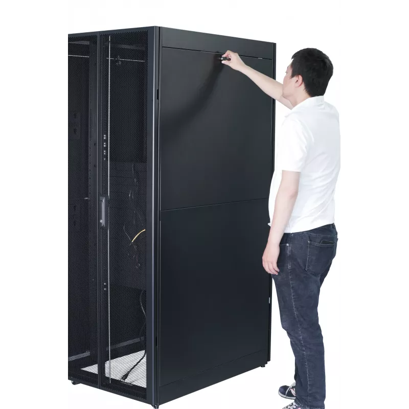 APC Easy Rack, 42U, juoda, su stogu, ratukais, kojelėmis, 4 laikikliais ir šoninėmis plokštėmis, be dugno, 1991A x 600P x 800G mm