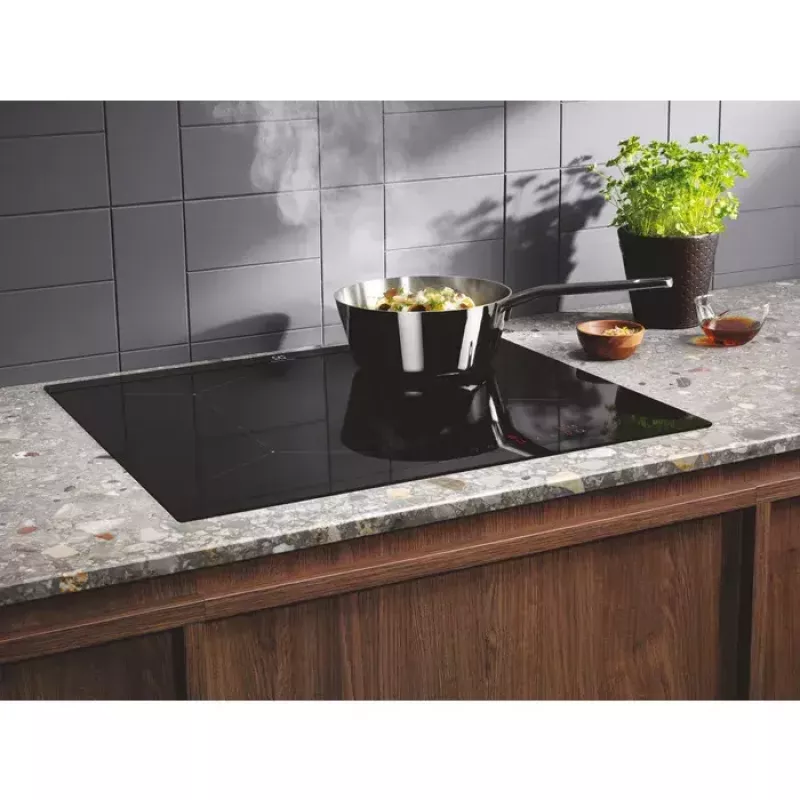 Electrolux LIL61424C Juoda Built-in 60 cm Zone induction hob 4 zone(s)
