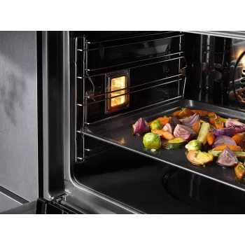 Orkaitės kepimo skarda Electrolux E9OOAF11 — stačiakampė 385×465×25 mm, nelimpanti, juoda