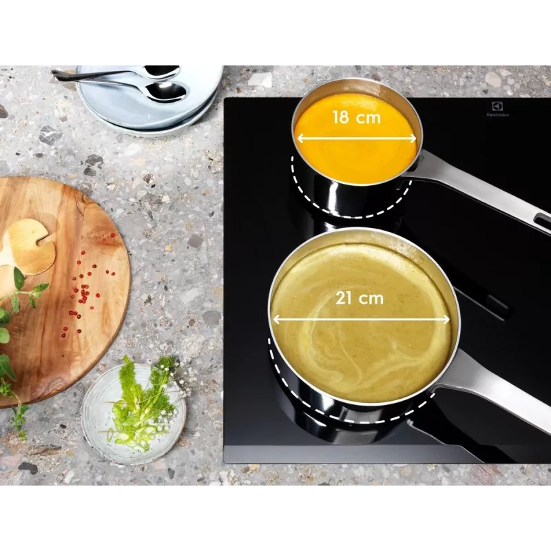 Electrolux Serie 600 EIV83443CT Juoda įmontuojama 80 cm zoninė indukcinė kaitlentė 4 zonų