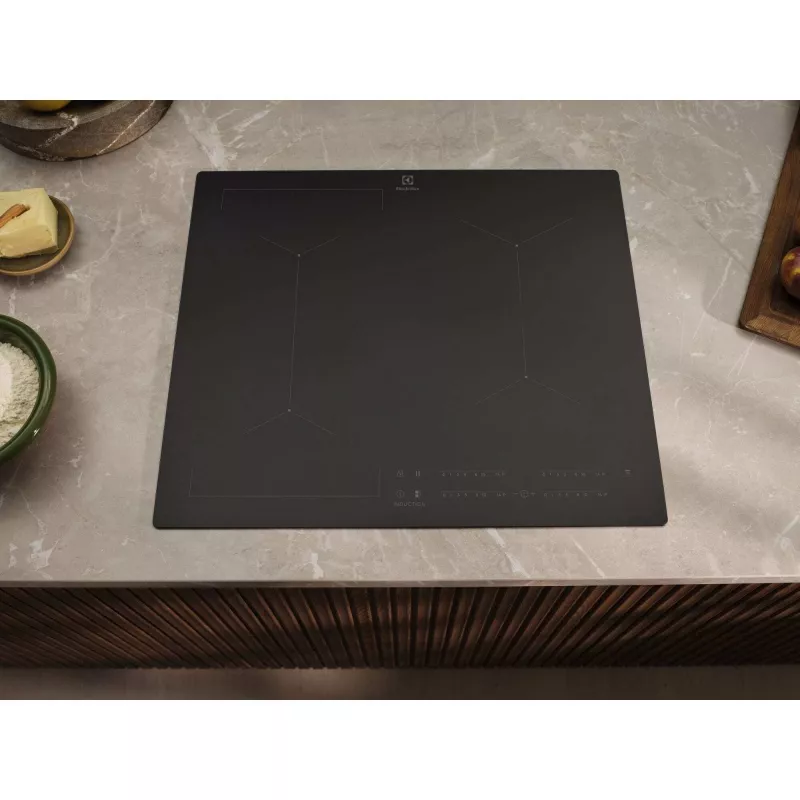 Electrolux Serie 600 EIV83443CT Juoda įmontuojama 80 cm zoninė indukcinė kaitlentė 4 zonų