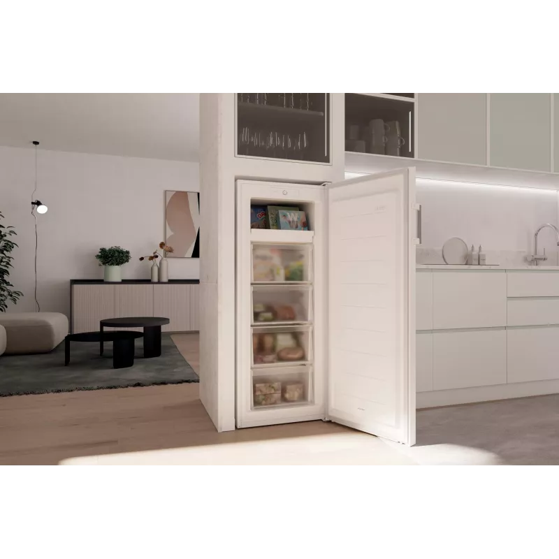 Candy CNUQ2L513EWH vertikalus šaldiklis laisvai pastatomas 169 l baltas