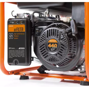 Elektrinis generatorius DAEWOO GDA 8500E-3 — 7000 W, 380 V, 30 l degalų bakas, juoda/oranžinė