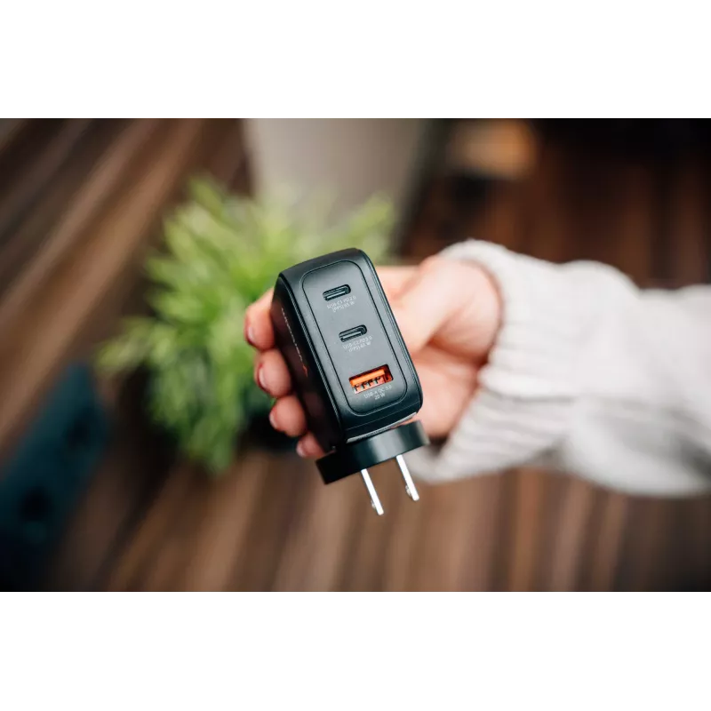 Verbatim Mini GaN įkroviklis 65 W su ekranu, skirtas naudoti patalpose, AC, 20 V, juodas
