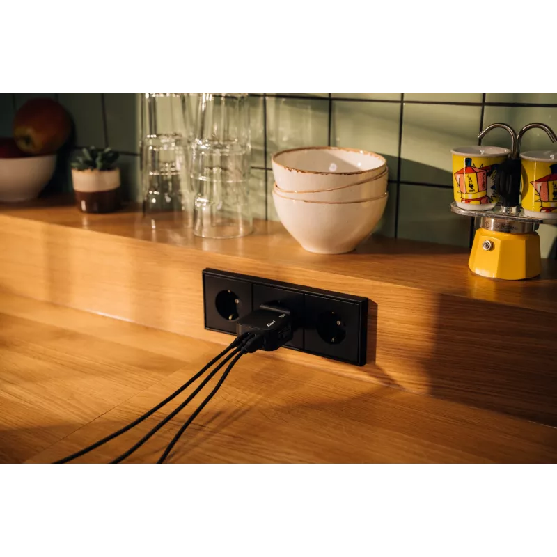 Verbatim Mini GaN Charger 70W 3 Port US plug su EU and UK adaptors