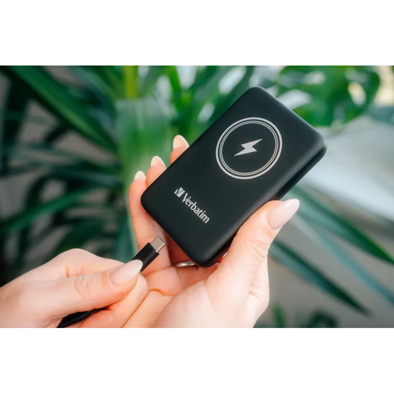 Išorinė baterija VERBATIM Charge AnA Go 5000 mAh magnetinė belaidė, juoda