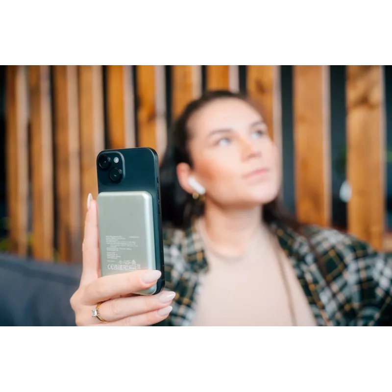 Verbatim Charge 'n' Go magnetinė belaidė išorinė baterija 5000 mAh, žalia