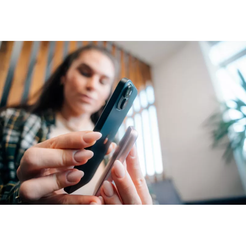 „Verbatim Charge 'n' Go“ magnetinė belaidė išorinė baterija 5000 mAh rožinė