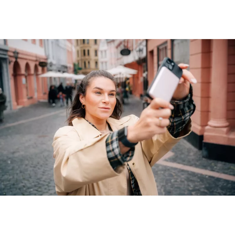 „Verbatim Charge 'n' Go“ magnetinė belaidė išorinė baterija 5000 mAh rožinė