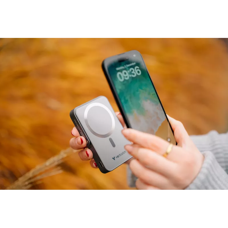 Verbatim Charge 'n' Go magnetinė belaidė išorinė baterija su stovu - 10000 mAh, pilka