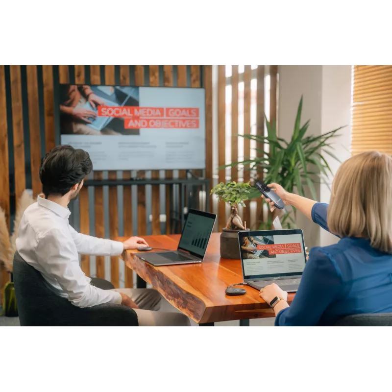 Verbatim Focus belaidis pranešėjas su raudonu lazeriniu rodykle, RF, USB, 30 m, juoda, sidabrinė