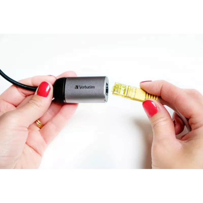„Verbatim 49146“ nešiojamojo kompiuterio dokas / prievadų atkartotuvas USB 3.2 Gen 1 (3.1 Gen 1) Type-C, juoda, sidabrinė