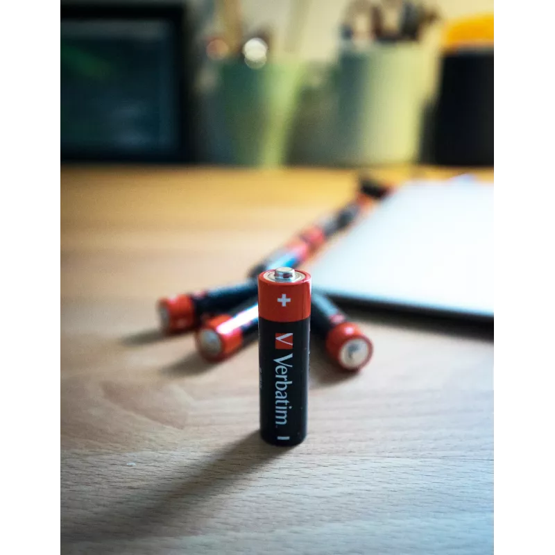 Verbatim AA šarminės baterijos, vienkartinė baterija, AA, šarminė, 1,5 V, 10 vnt., juoda, raudona