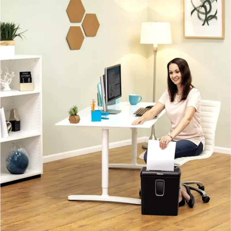 Fellowes Powershred P-30C popieriaus smulkintuvas Kryžminis smulkinimas 22 cm Juodas