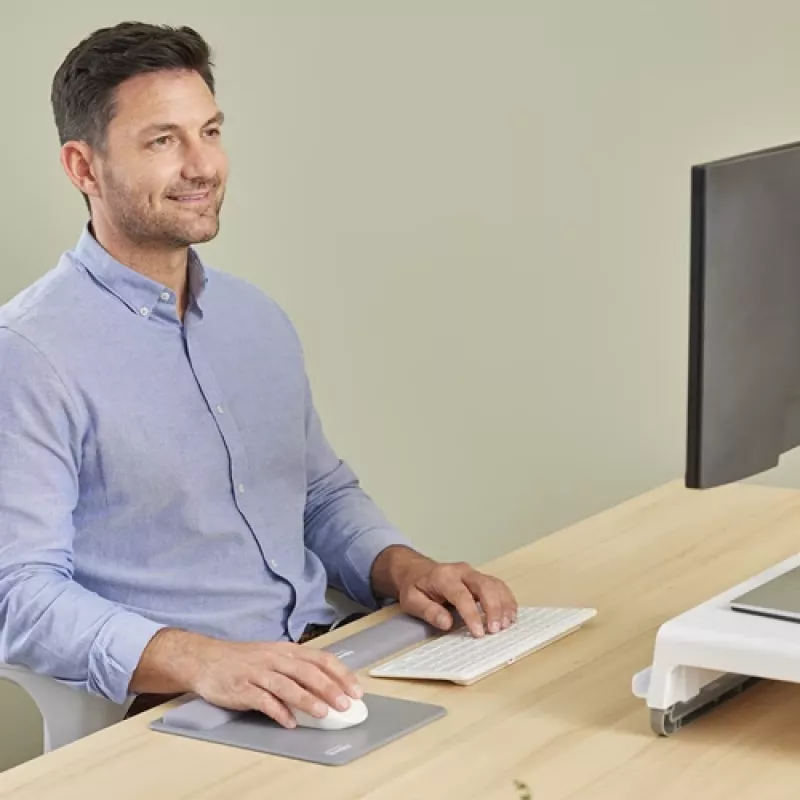 Fellowes klaviatūros riešo atrama Breyta Compact klaviatūros riešo atrama su antibakterine apsauga ergonominė riešo atrama pilka