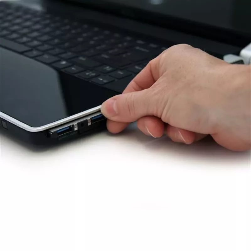 “StarTech.com” 2 prievadų lygiai įstatomas 54 mm „ExpressCard“ adapteris su „SuperSpeed USB 3.0“ ir UASP palaikymu