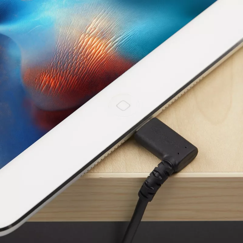 StarTech.com 3 pėdų (1 m) patvarus USB A į Lightning kabelis – juodas 90° kampuotas, itin tvirtas, sutvirtintas aramidiniu pluoštu, USB A tipo į Lightning įkrovimo / sinchronizavimo laidas – Apple MFi sertifikuotas – iPhone