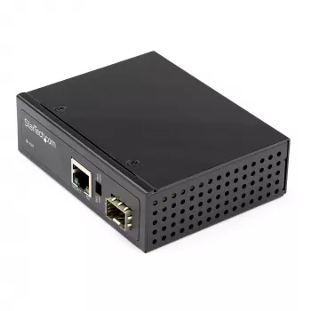 StarTech.com PoE+ pramoninis optinis į Ethernet medijos keitiklis 60W - SFP į RJ45 - Vienmodis/Daugiamodis optinis į varinį Gigabit Ethernet - Kompaktiškas dydis - IP-30/ -40 iki +75°C