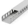 StarTech.com atvirų lizdų kabelių tvarkyklė su dangčiu, 1-1/2 col. (38 mm) P x 1 col. (25 mm) A – 6,5 pėd. (2 m) ilgio – 1/4 col. (8 mm) lizdai, PVC tinklo kabelių slėptuvas/sieninis vielos kanalas, talpina iki 20 kabelių, UL sąraše