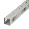 StarTech.com atvirų angų kabelių trasos kanalas su dangteliu, 2 col.(50 mm) P x 2 col.(50 mm) A – 6,5 pėd.(2 m) ilgio – 1/4 col.(8 mm) angos, PVC tinklo kabelių slėptuvas/sieninis laidų lovelis, iki 80 kabelių, UL sąrašuose
