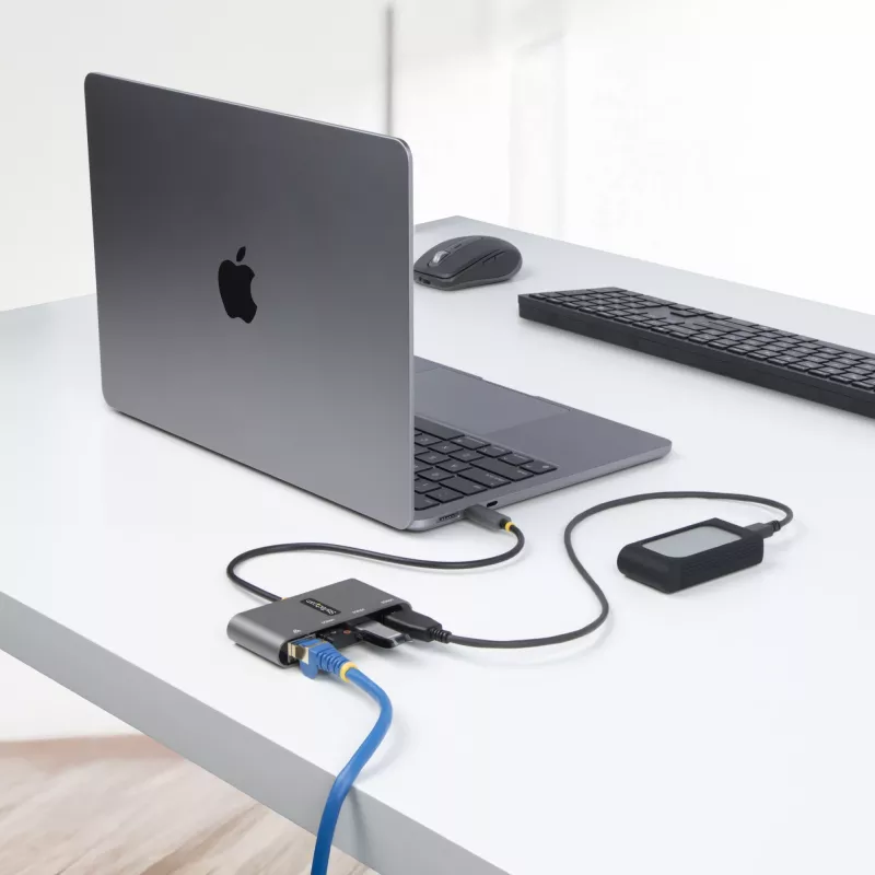 StarTech.com 3 prievadų USB-C šakotuvas su eterneto prievadu - 3x USB-A - Gigabit Ethernet - USB 3.0 5 Gbps - maitinamas per USB - 30 cm integruotas USB-C laidas - Gigabit Ethernet - nešiojamas USB-C į USB-A šakotuvas