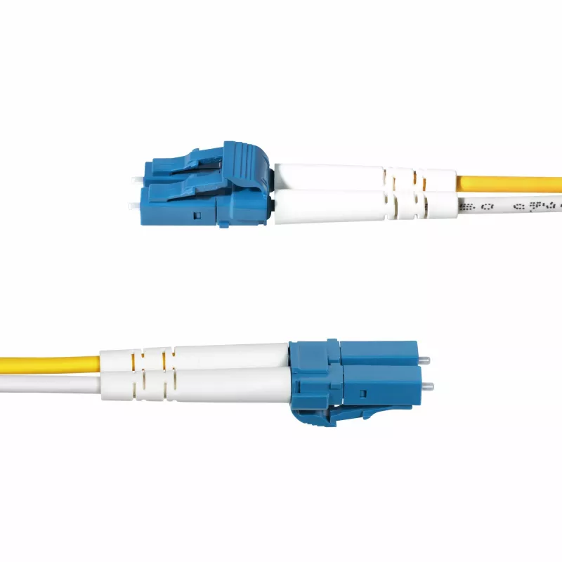 StarTech.com 8 m (26,2 pėd.) LC į LC (UPC) OS2 vienmodis dvipusis šviesolaidinis kabelis, 9/125 µm, 100G, nejautrus lenkimui, mažas įterpimo nuostolis – LSZH šviesolaidinis trumpiklis