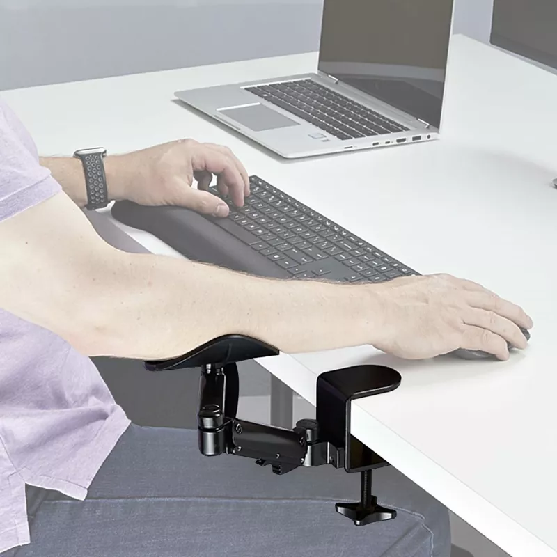 StarTech.com reguliuojama rankos atrama biuro stalui, ergonomiška rankos / alkūnės atrama, 360 laipsnių pasukimas, tvirtinimas spaustuku / nereikia gręžti, juoda